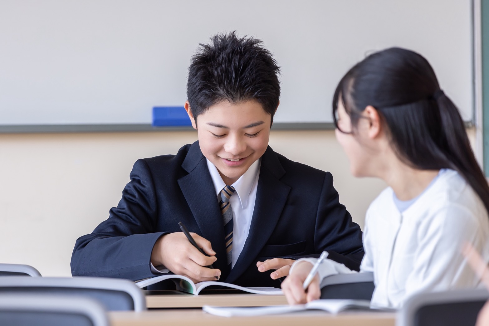 賢智塾 福知山教室の中学生コース：個別最適型学習の様子